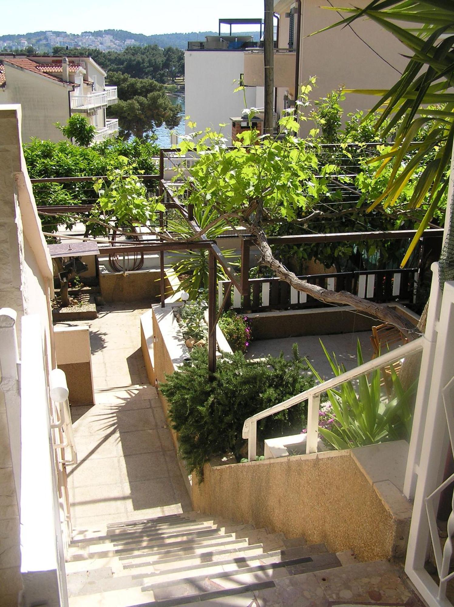Studio Apartments Fabjanac Трогир Екстериор снимка