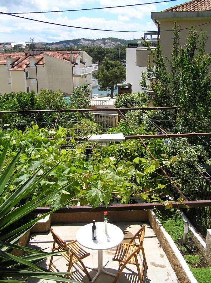 Studio Apartments Fabjanac Трогир Екстериор снимка
